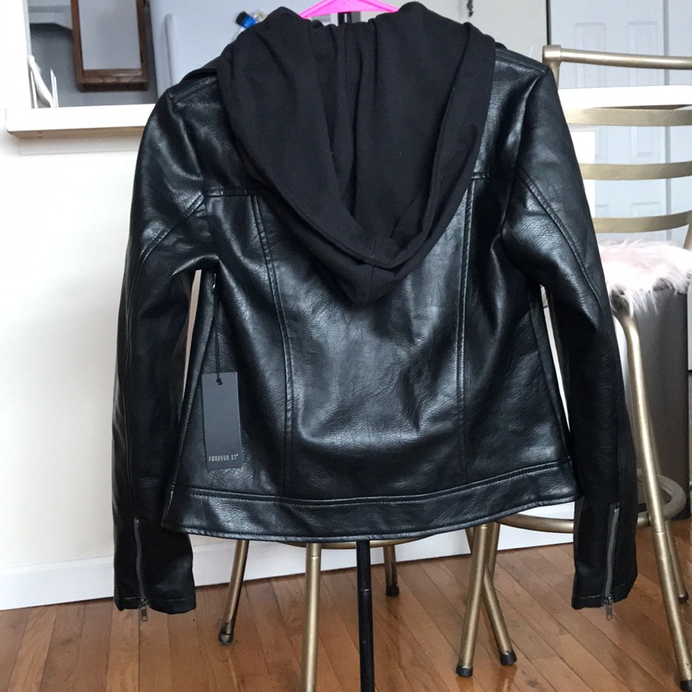 Leather jacket - Picture 3 of 3
